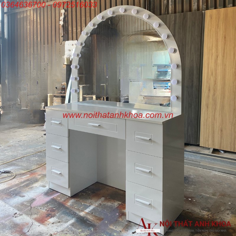 Bàn phấn trang điểm màu trắng nhiều ngăn hộc Bàn phấn trang điểm màu trắng nhiều ngăn hộc