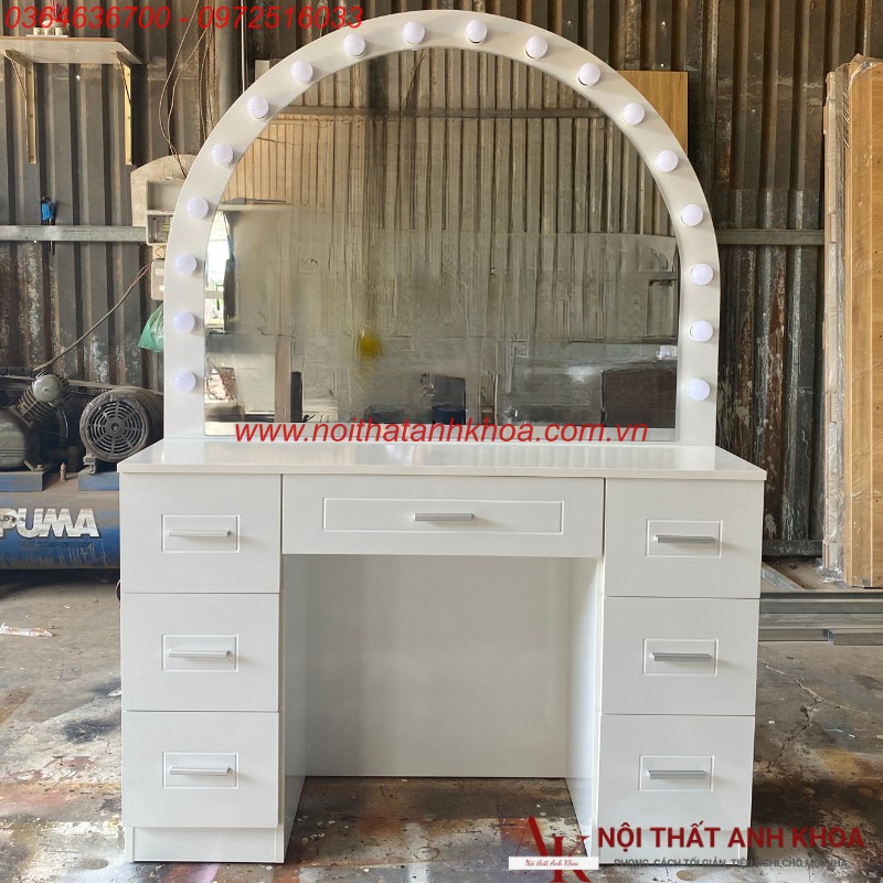 Bàn phấn trang điểm màu trắng gỗ mdf có led đẹp, sang trọng  Bàn phấn trang điểm màu trắng gỗ mdf có led đẹp, sang trọng