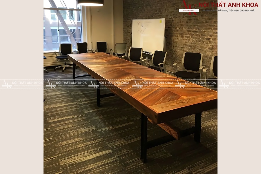 Bàn họp gỗ tự nhiên - Sự kết hợp hoàn hảo giữa đẳng cấp và bền bỉ Bàn họp gỗ tự nhiên - Sự kết hợp hoàn hảo giữa đẳng cấp và bền bỉ