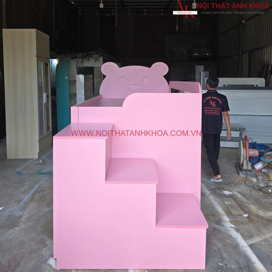 Giường tầng cho bé kết hợp tủ quần áo màu hồng phối trắng Giường tầng cho bé kết hợp tủ quần áo màu hồng phối trắng