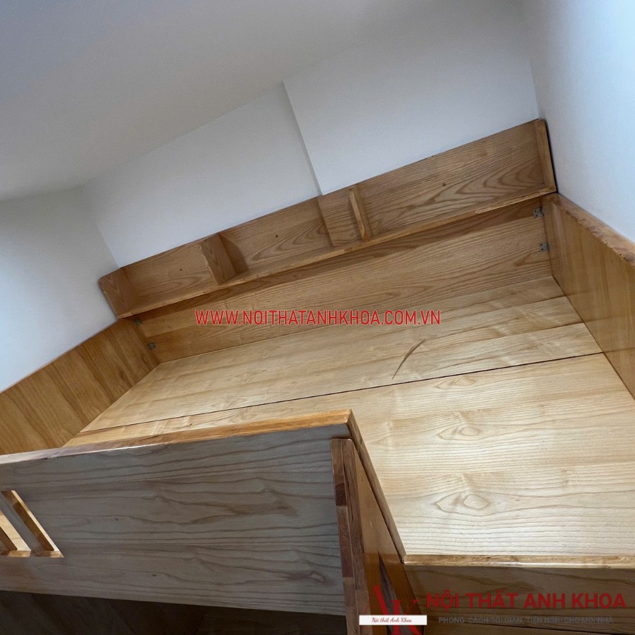 Không gian tầng trên rộng rãi của giường tầng Không gian tầng trên rộng rãi của giường tầng