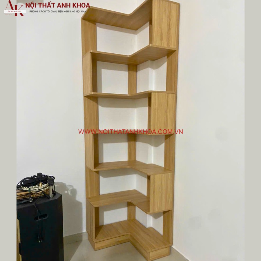 Kệ trang trí góc tường gỗ công nghiệp gam màu vàng vân gỗ Kệ trang trí góc tường gỗ công nghiệp gam màu vàng vân gỗ
