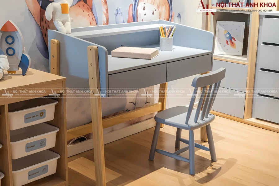 Kiểm tra tư thế ngồi trực tiếp với bàn học Kiểm tra tư thế ngồi trực tiếp với bàn học