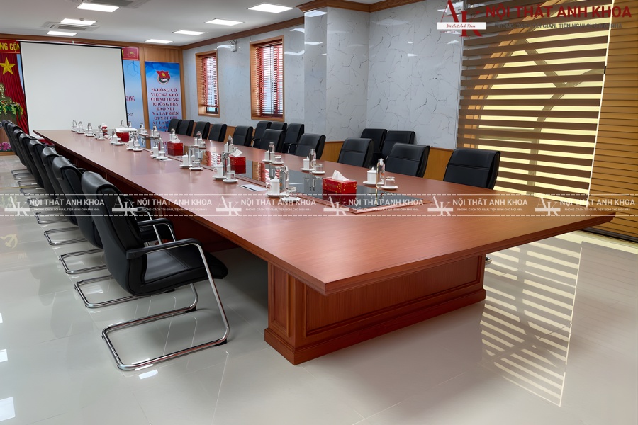 Mẫu bàn họp gỗ tự nhiên - Thiết kế tối giản đẹp Mẫu bàn họp gỗ tự nhiên - Thiết kế tối giản đẹp