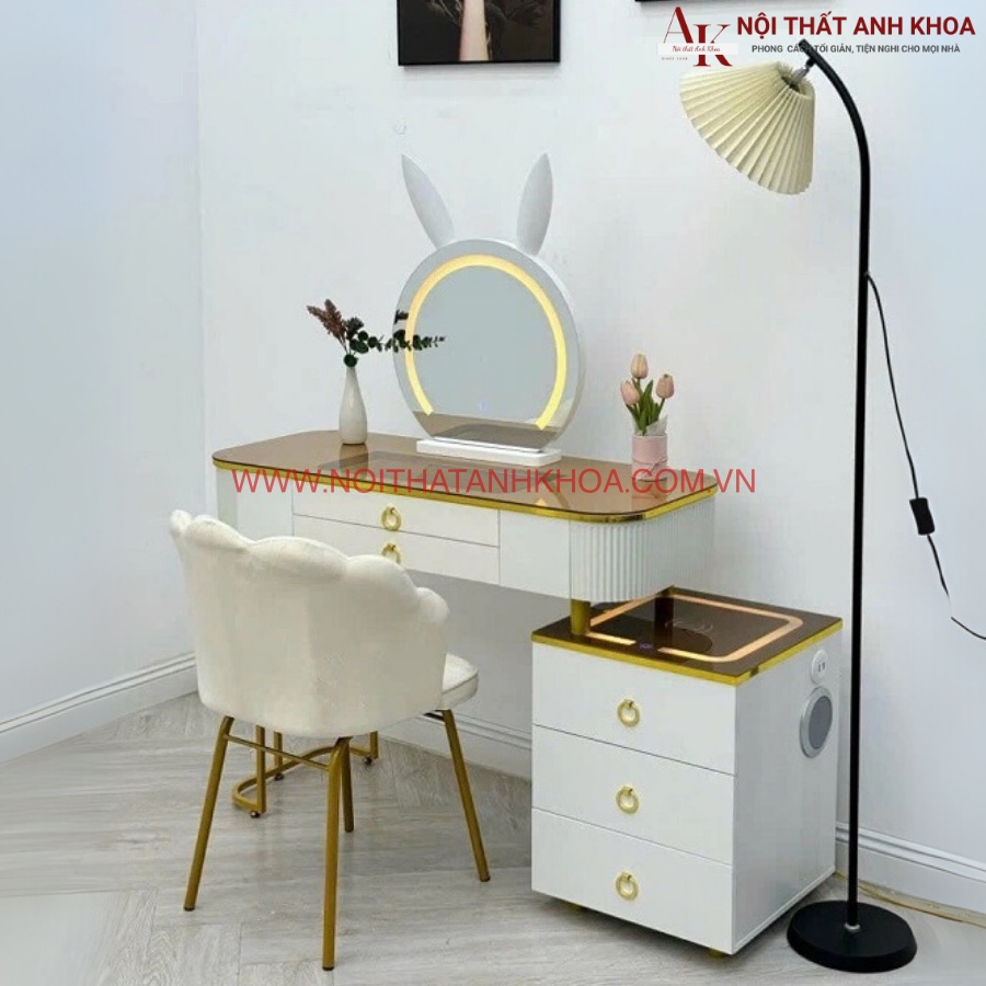 Bàn trang điểm nhập khẩu thông minh cao cấp màu trắng Bàn trang điểm nhập khẩu thông minh cao cấp màu trắng