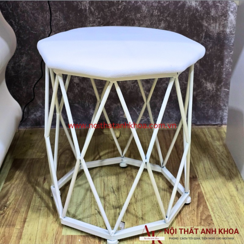 Ghế bàn trang điểm chắc chắn, bền, đẹp. Ghế bàn trang điểm chắc chắn, bền, đẹp.