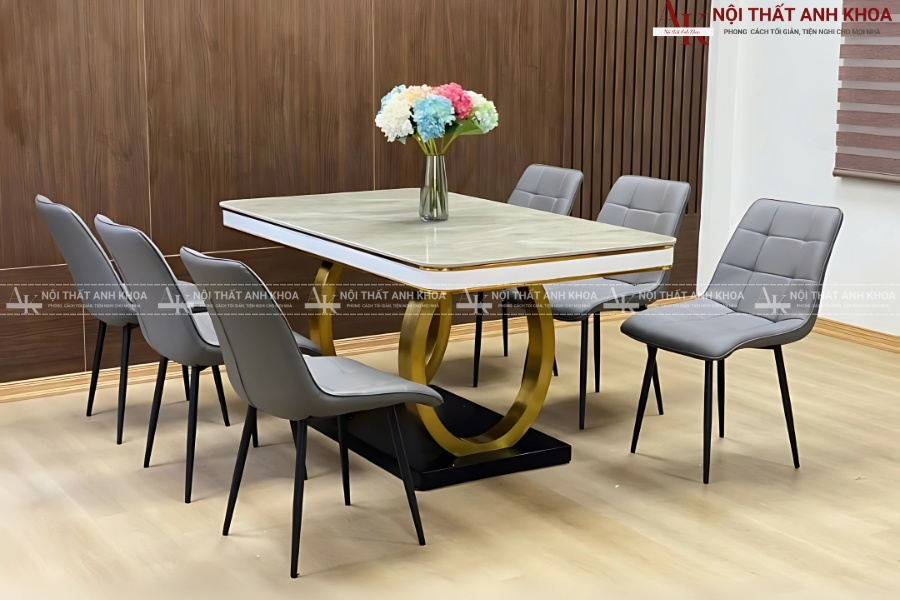 Bàn ăn mặt đá kết hợp ghế bọc nệm êm ái Bàn ăn mặt đá kết hợp ghế bọc nệm êm ái