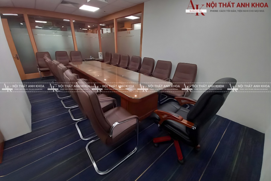 Mẫu bàn họp gỗ tự nhiên - Khiến giới doanh nhân mê mẩn Mẫu bàn họp gỗ tự nhiên - Khiến giới doanh nhân mê mẩn