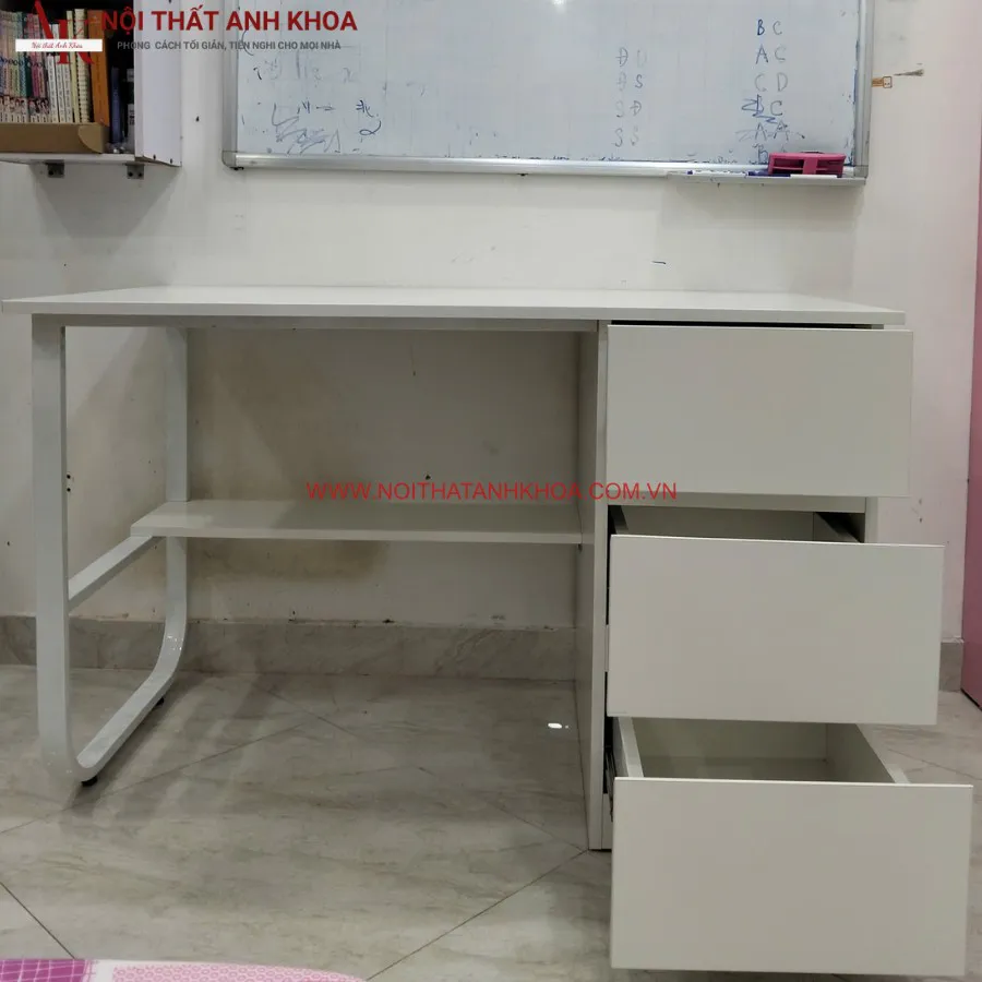 Bàn Làm Việc Gỗ Công Nghiệp Chân Sắt Cứng Cáp