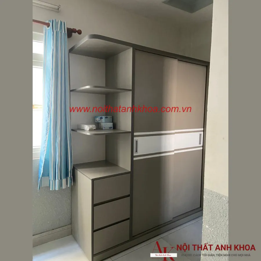 Tủ Quần Áo Cửa Lùa Phối Sọc Trắng Có Kệ Cao Cấp Hiện Đại