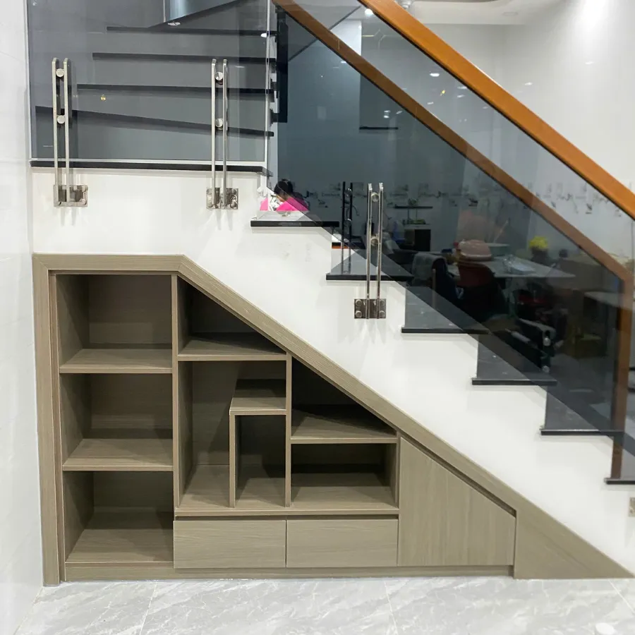 Tủ Dưới Chân Cầu Thang Gỗ Công Nghiệp Đẹp Gọn Gàng