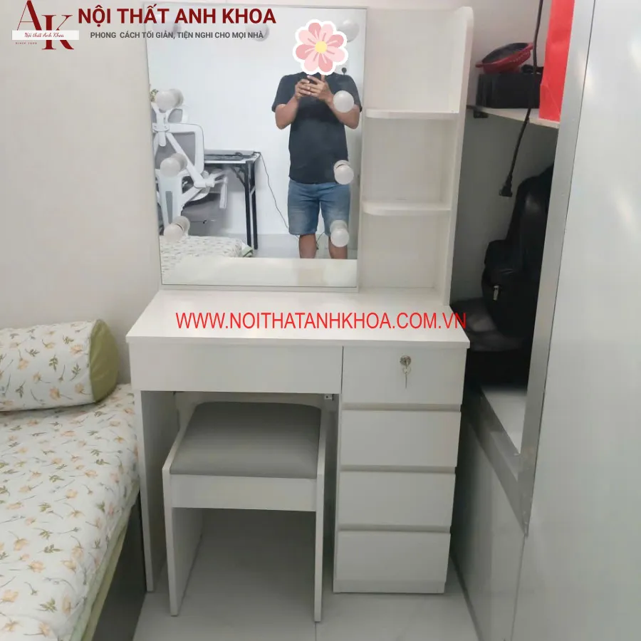 Bàn Trang Điểm Gỗ Công Nghiệp Phủ Melamine Cao Cấp Màu Trắng Sang Trọng