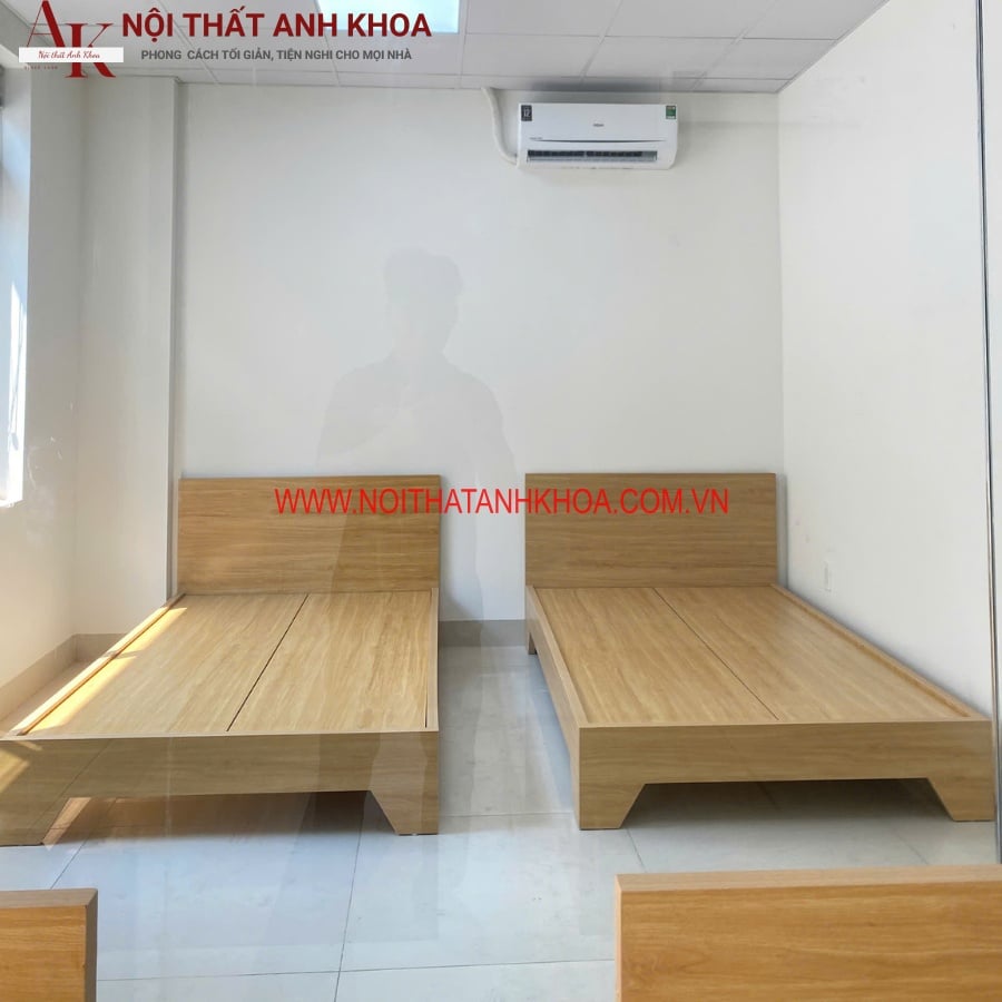 Giường Ngủ Giá Rẻ Gỗ Công Nghiệp Chân Cao Màu Nâu Vân Gỗ