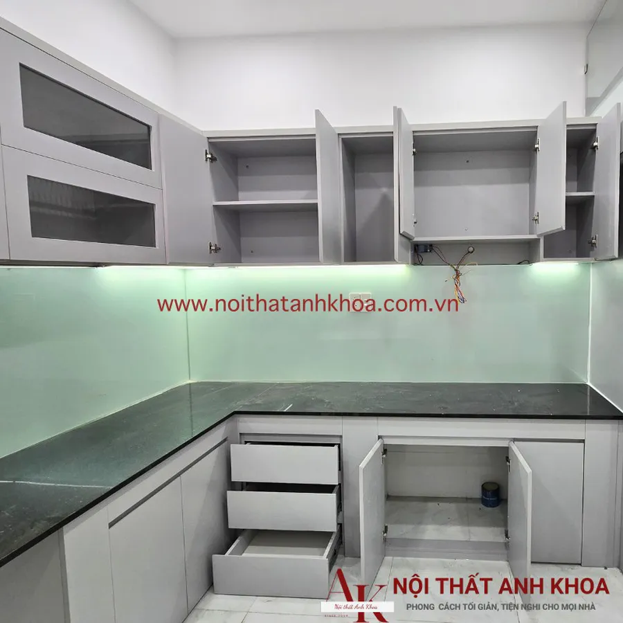 Tủ Bếp Chữ L Gỗ Công Nghiệp Kháng Ẩm Phong Cách Hiện Đại
