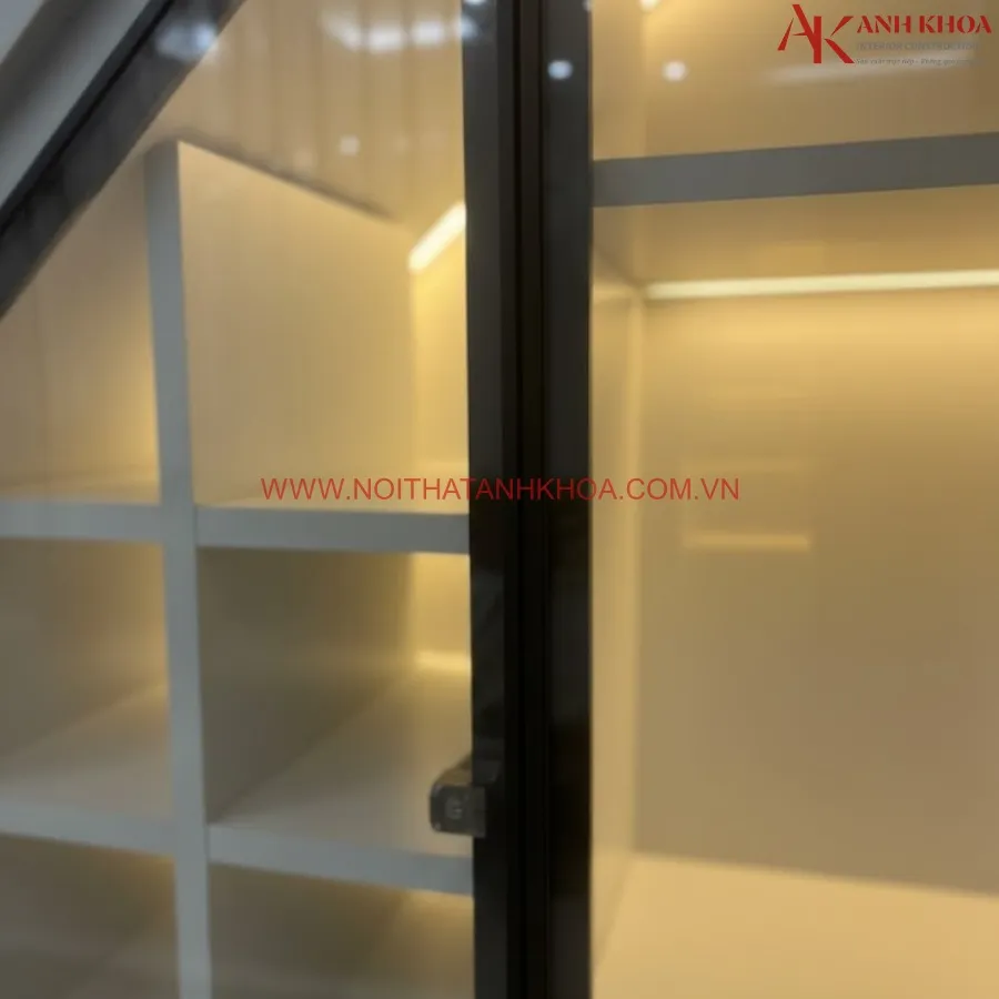 Tủ Cầu Thang Cánh Kính Có Led Đẹp Hiện Đại