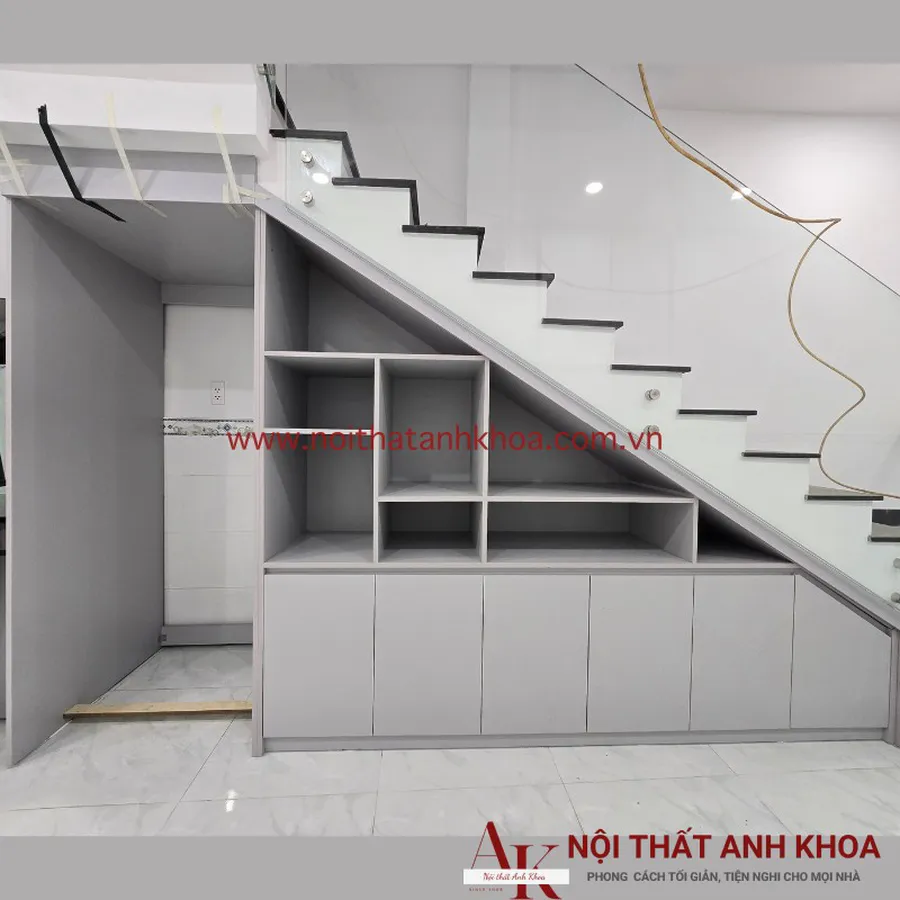 Tủ Cầu Thang Gỗ Công Nghiệp MDF Màu Xám Nhạt Đẹp