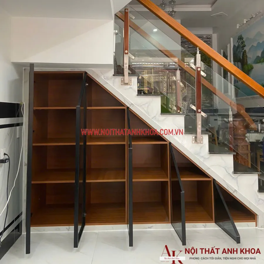 Tủ Dưới Chân Cầu Thang Gỗ Công Nghiệp Cánh Kính Đẹp Hiện Đại