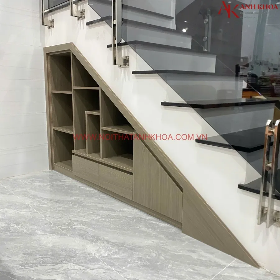 Tủ Dưới Chân Cầu Thang Gỗ Công Nghiệp Đẹp Gọn Gàng
