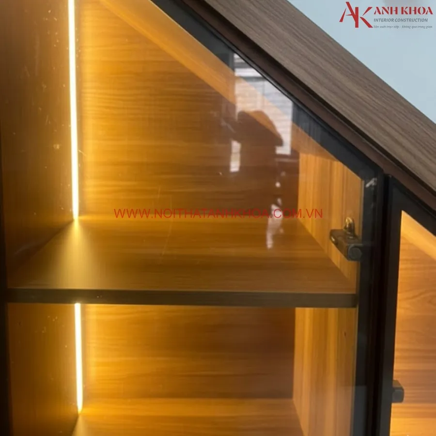 Tủ Kệ Dưới Gầm Cầu Thang Gỗ Công Nghiệp Kết Hợp Cánh Kính
