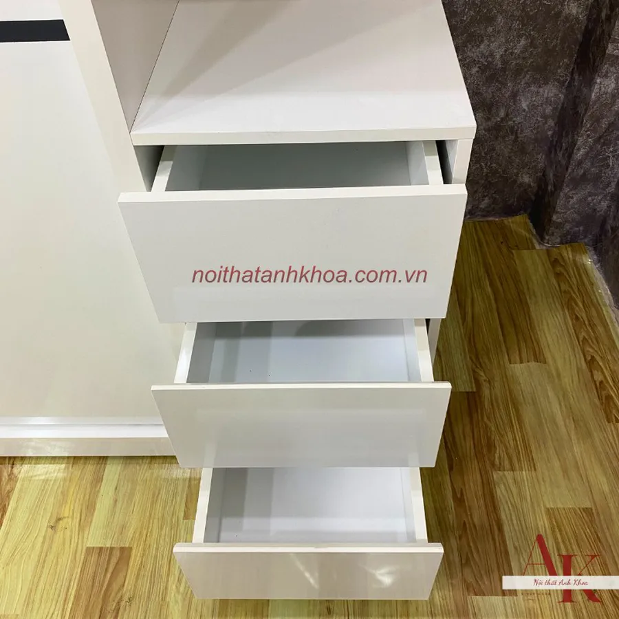 Tủ Quần Áo Cửa Lùa Màu Trắng Phối Sọc Sang Trọng Giá Rẻ