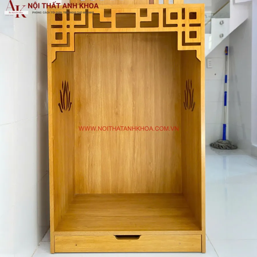 Tủ Thờ Gỗ Công Nghiệp Kiêm Vách Ngăn Phòng Khách