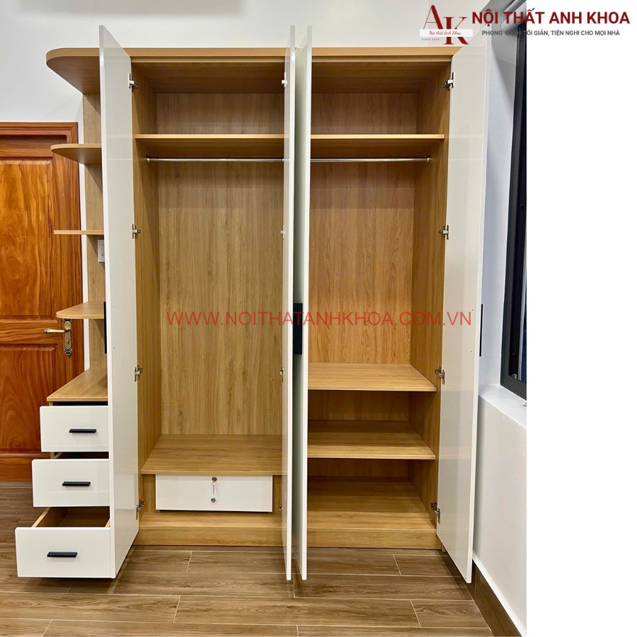 Không gian bên trong của tủ quần áo 4 cánh gỗ công nghiệp MDF hiện đaị giá rẻ Không gian bên trong của tủ quần áo 4 cánh gỗ công nghiệp MDF hiện đaị giá rẻ