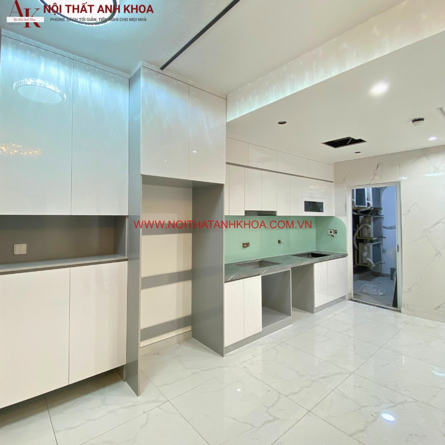 Tủ bếp gỗ công nghiệp cánh acrylic bóng gương sang trọng Tủ bếp gỗ công nghiệp cánh acrylic bóng gương sang trọng