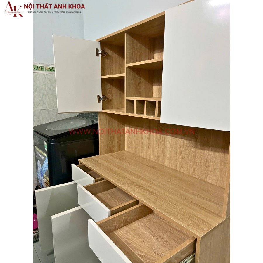 Tủ bếp mini màu vàng vân gỗ phối trắng tinh tế Tủ bếp mini màu vàng vân gỗ phối trắng tinh tế