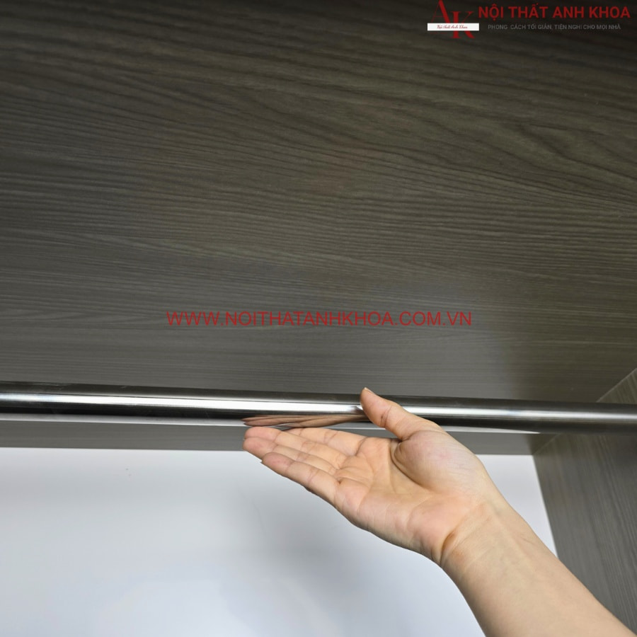 Thanh treo inox tủ quần áo 4 cánh chắc chắn Thanh treo inox tủ quần áo 4 cánh chắc chắn