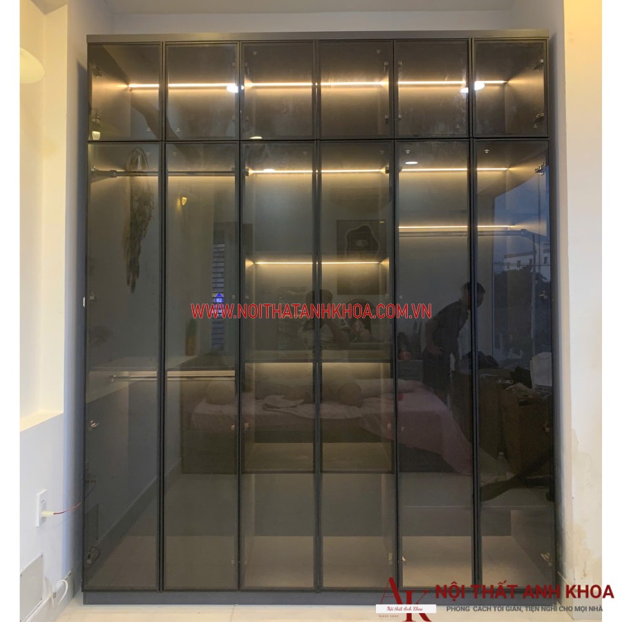 Tủ quần áo âm tường cánh kính khung gỗ công nghiệp có Led hiện đại Tủ quần áo âm tường cánh kính khung gỗ công nghiệp có Led hiện đại