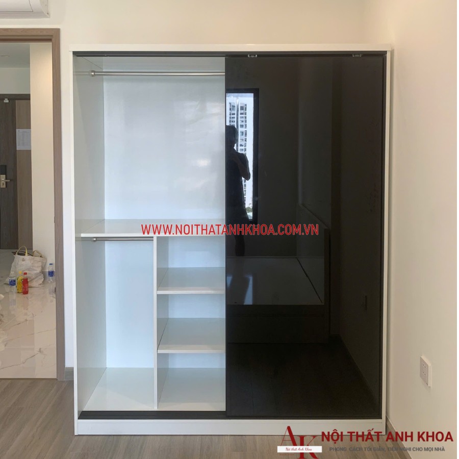 Ngăn bên trái tủ quần áo cánh kính lùa Ngăn bên trái tủ quần áo cánh kính lùa