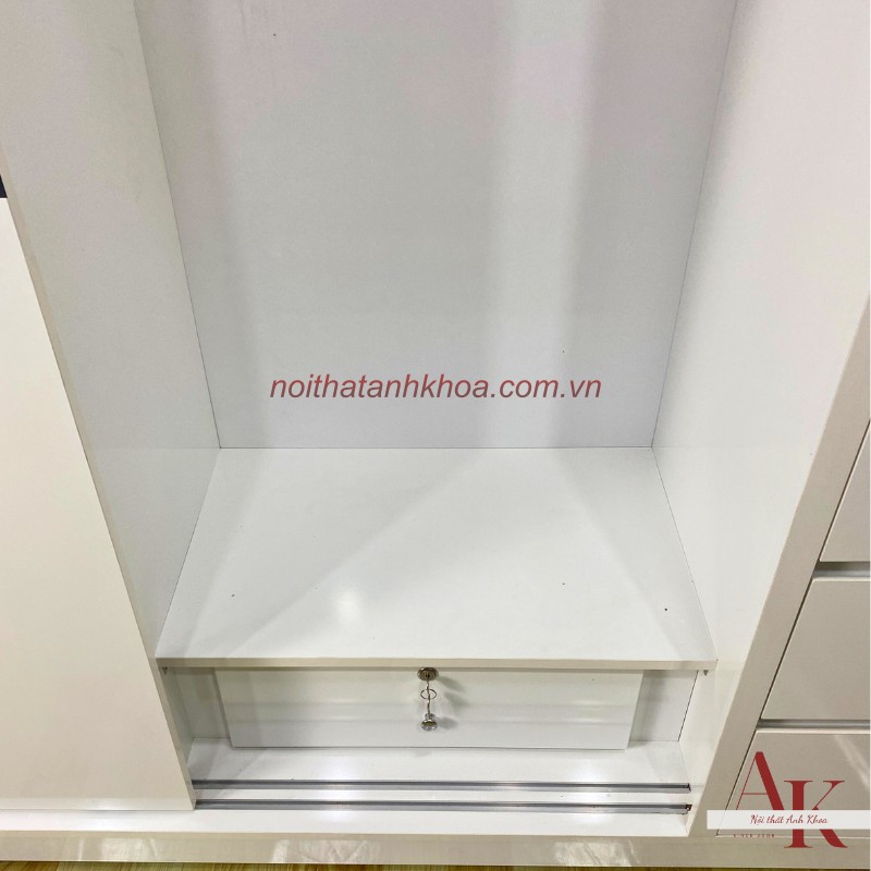 Tủ Quần Áo Cửa Lùa Màu Trắng Phối Sọc Sang Trọng Giá Rẻ Tủ Quần Áo Cửa Lùa Màu Trắng Phối Sọc Sang Trọng Giá Rẻ