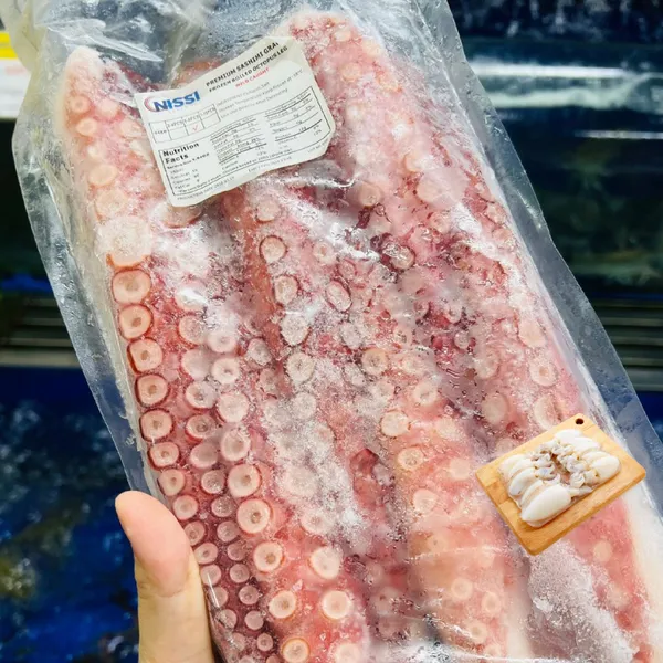 หนวดหมึกยักษ์ 