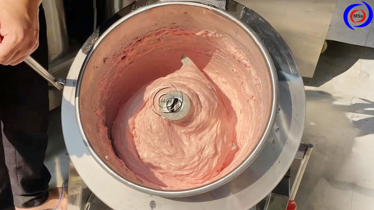 Sử dụng máy xay giò chả đúng năng suất Sử dụng máy xay giò chả đúng năng suất