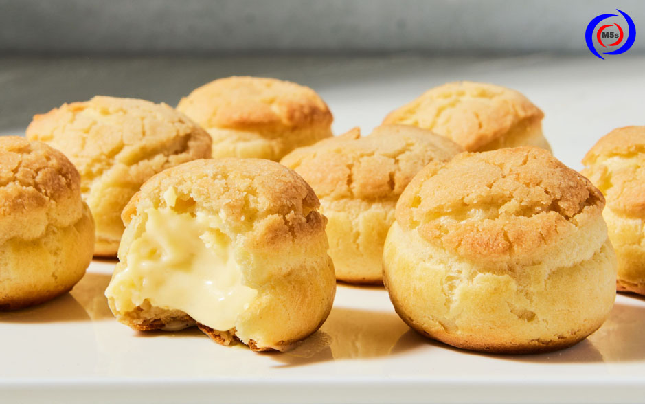 Bánh su kem làm bắng máy trộn bột Bánh su kem làm bắng máy trộn bột