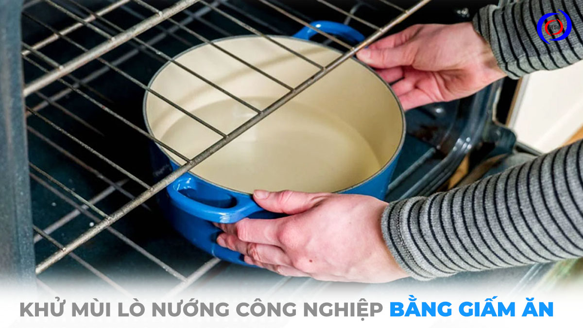 Khử mùi lò nướng công nghiệp bằng giấm trắng Khử mùi lò nướng công nghiệp bằng giấm trắng