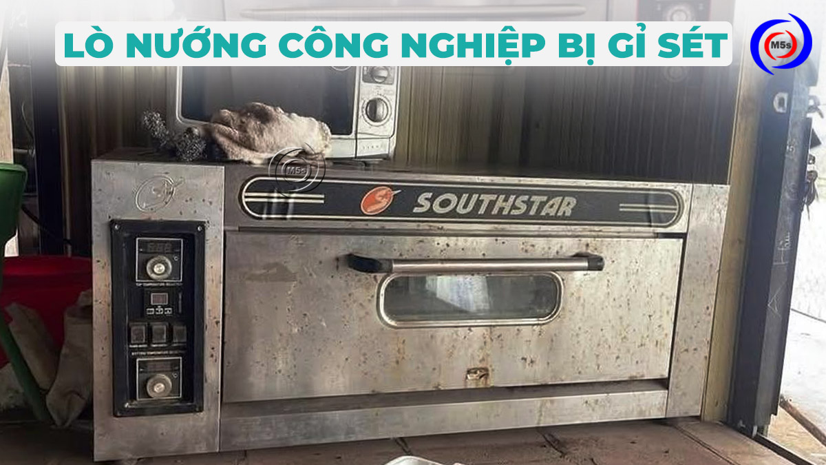 Lò nướng công nghiệp bị gỉ sét Lò nướng công nghiệp bị gỉ sét