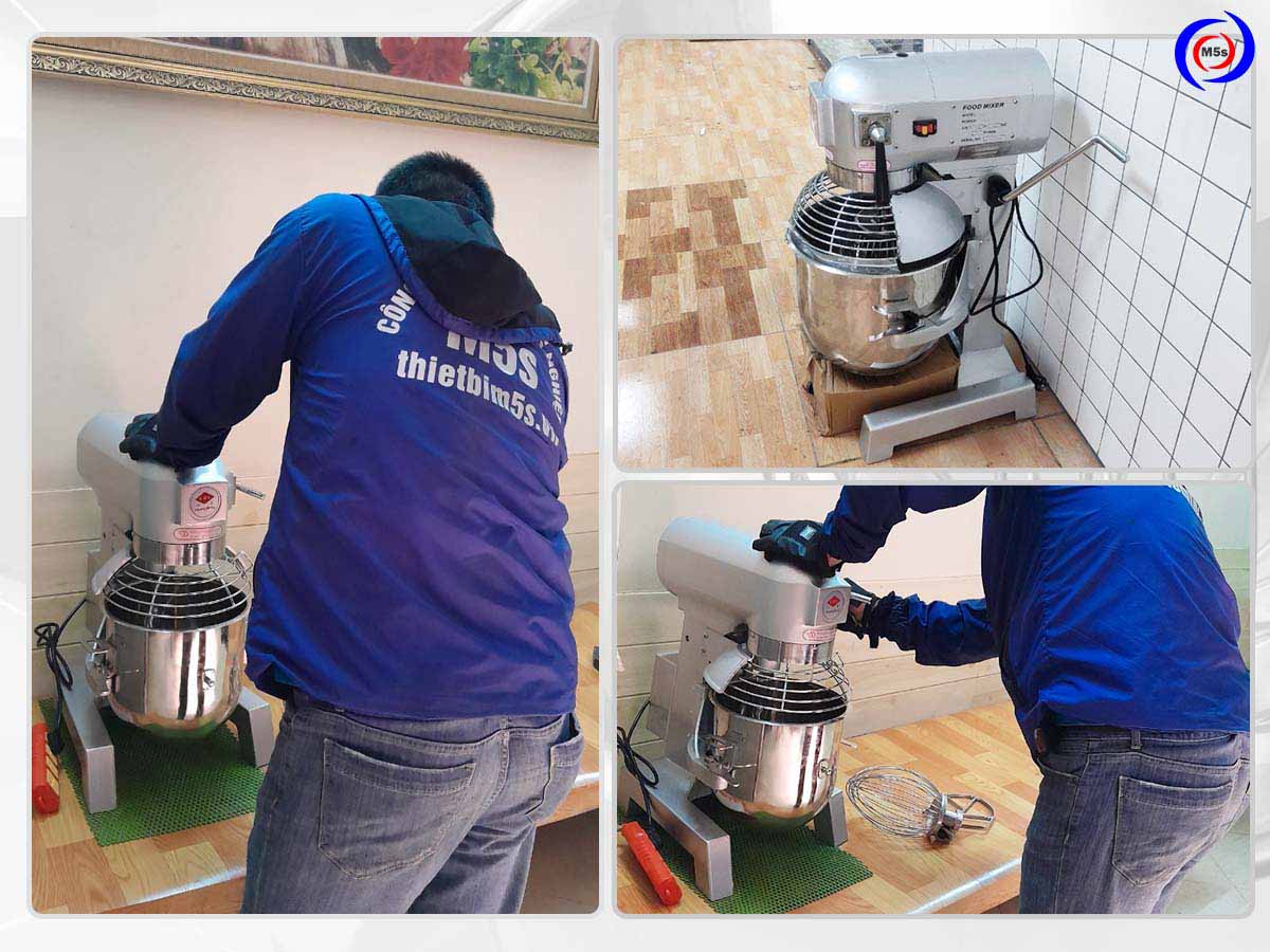 Nhân viên M5s giao máy trộn bột cho khách hàng Nhân viên M5s giao máy trộn bột cho khách hàng