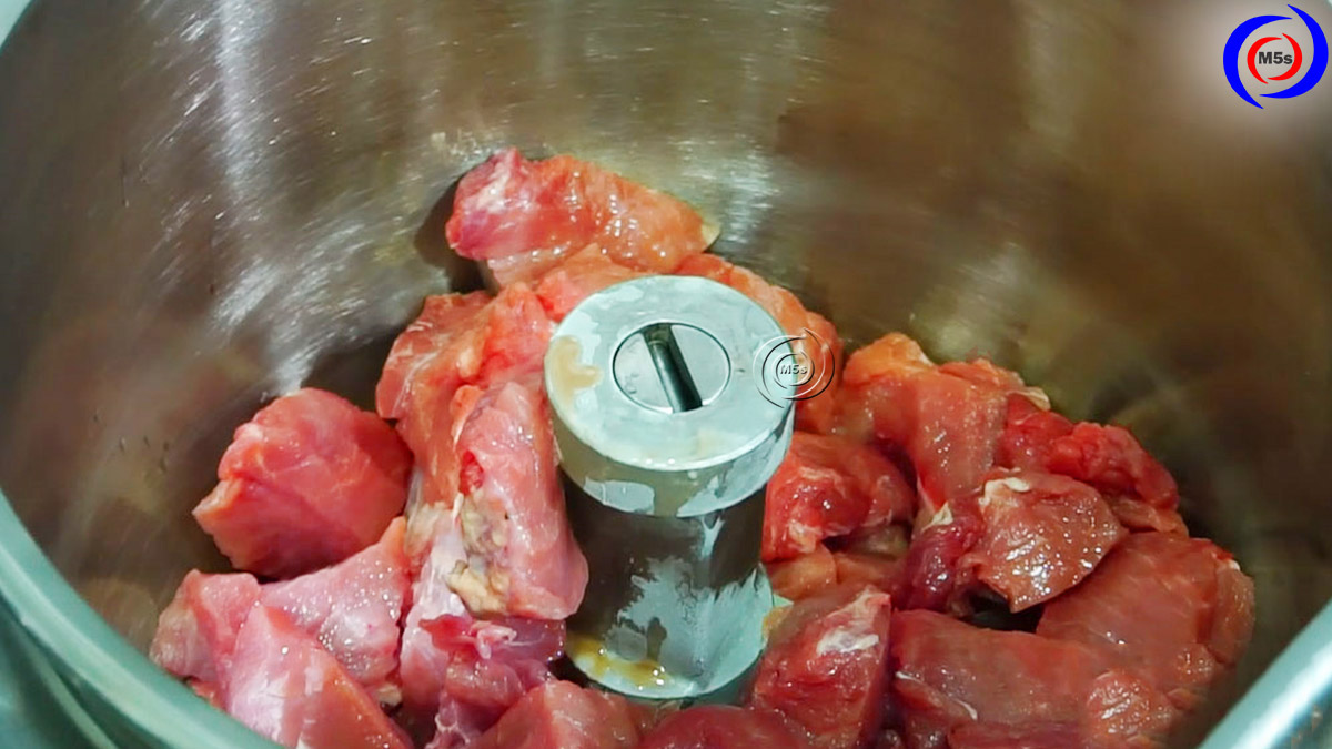 Sử dụng máy xay giò chả Sử dụng máy xay giò chả