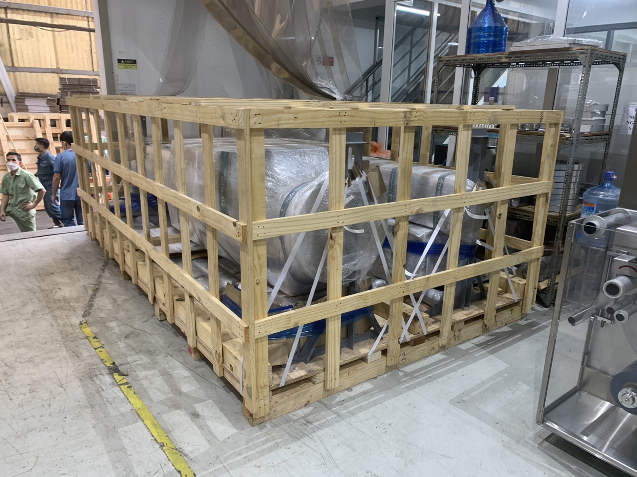 輸送要件や規格を満たすために、さまざまなデザインやサイズのさまざまなタイプのパレット ボックスがあります。 輸送要件や規格を満たすために、さまざまなデザインやサイズのさまざまなタイプのパレット ボックスがあります。