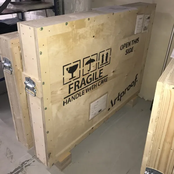 Wooden packing box (high value)