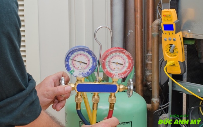 Bơm ga R22 Bơm ga R22