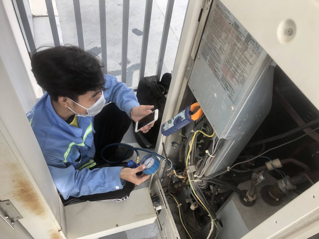 Điện Máy Đức Anh Mỹ - chúng tôi cung cấp dịch vụ bơm gas máy lạnh nhanh chóng, hiệu quả và đặc biệt chuyên nghiệp. Điện Máy Đức Anh Mỹ - chúng tôi cung cấp dịch vụ bơm gas máy lạnh nhanh chóng, hiệu quả và đặc biệt chuyên nghiệp.