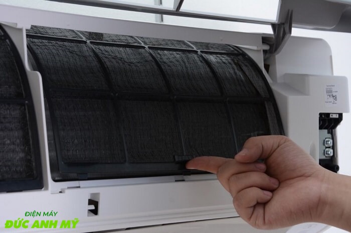 cách vệ sinh máy lạnh Daikin cách vệ sinh máy lạnh Daikin