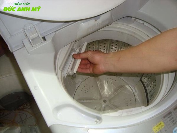 cách vệ sinh máy giặt Toshiba cách vệ sinh máy giặt Toshiba