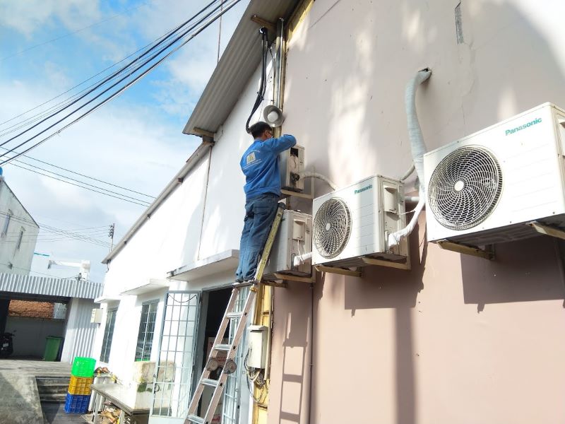 Những hư hỏng thường gặp trên máy lạnh tại các cửa hàng cửa hiệu Những hư hỏng thường gặp trên máy lạnh tại các cửa hàng cửa hiệu