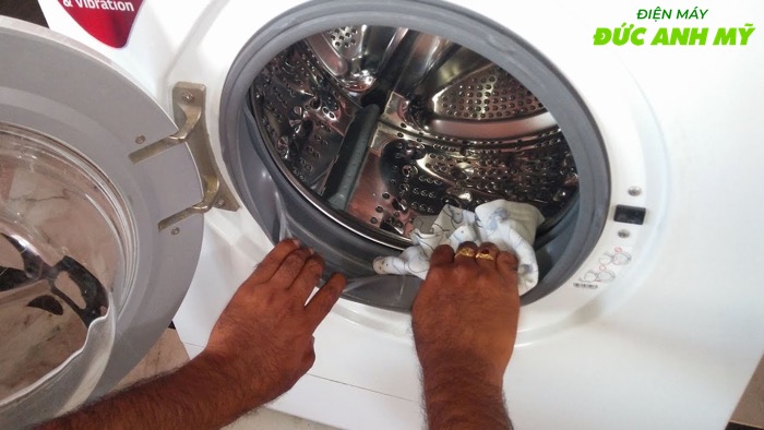 vệ sinh máy giặt LG cửa ngang vệ sinh máy giặt LG cửa ngang