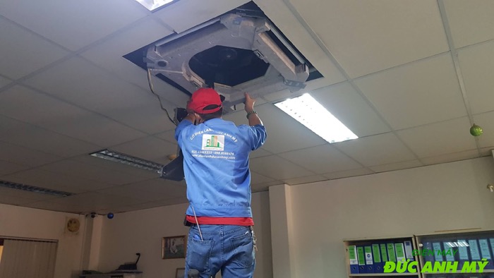 vệ sinh máy lạnh âm trần vệ sinh máy lạnh âm trần