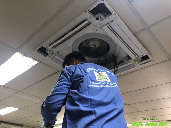 vệ sinh máy lạnh âm trần vệ sinh máy lạnh âm trần