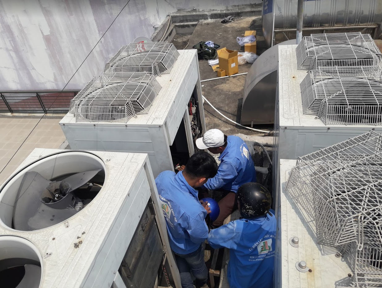 Vệ sinh máy lạnh công nghiệp Vệ sinh máy lạnh công nghiệp
